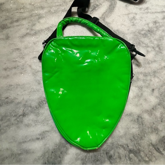 green alien bag 👽 - Picture 2 of 6